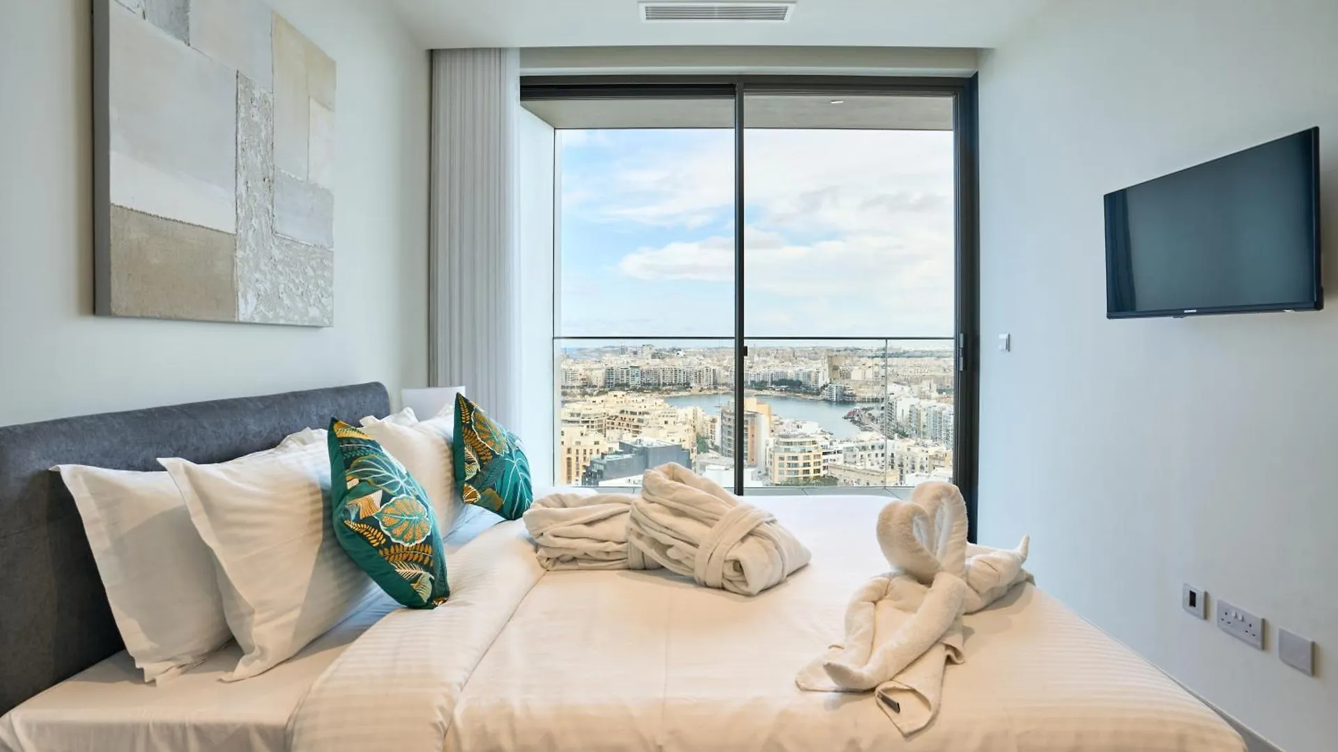 Mercury One Bedroom Haven With Fantastic Views Saint Julian's Apartment