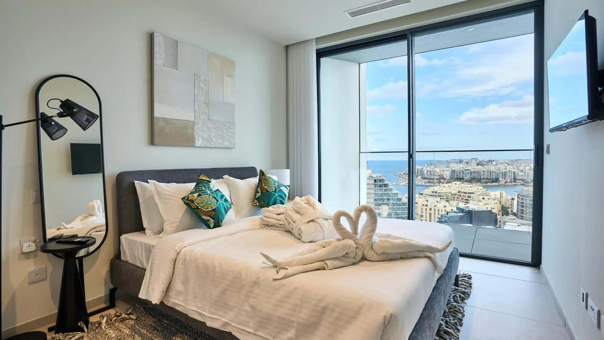Mercury One Bedroom Haven With Fantastic Views St. Julian's